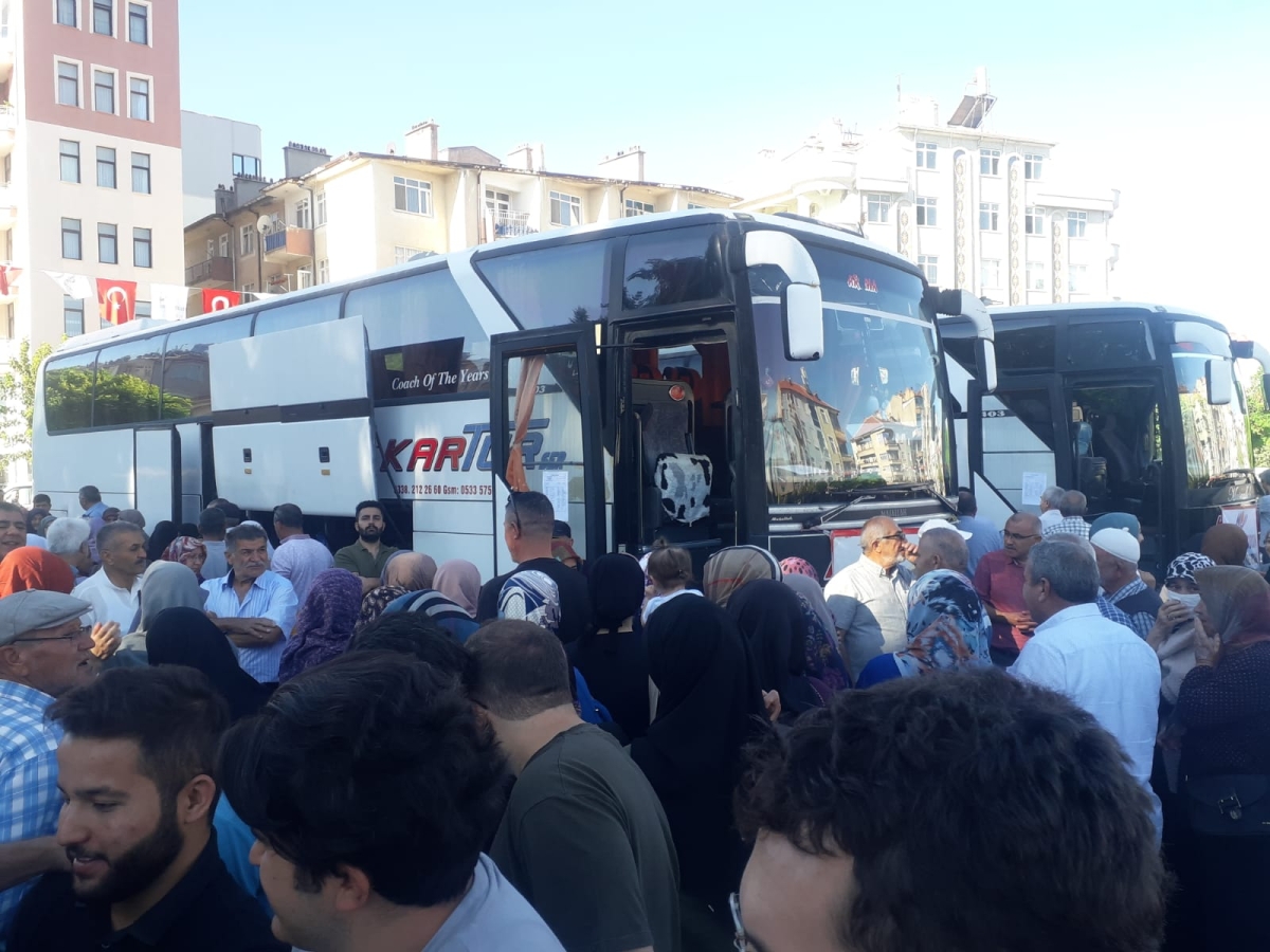 GENÇ HAFIZLAR KUTSAL TOPRAKLARA UĞURLANDI