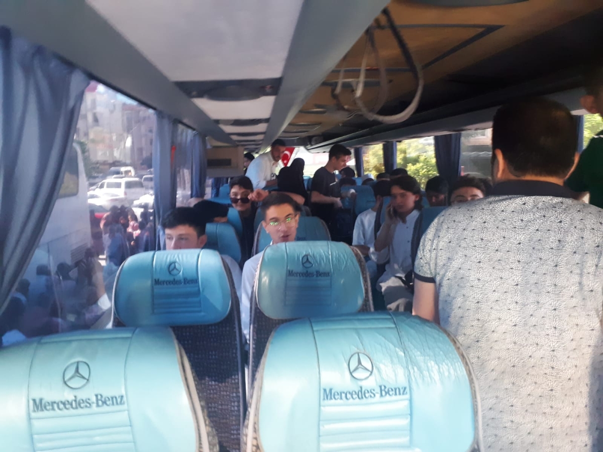 GENÇ HAFIZLAR KUTSAL TOPRAKLARA UĞURLANDI
