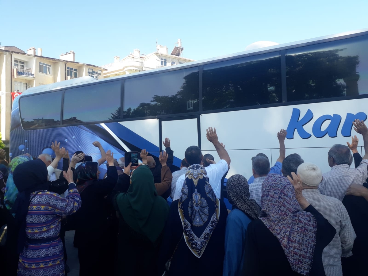 GENÇ HAFIZLAR KUTSAL TOPRAKLARA UĞURLANDI