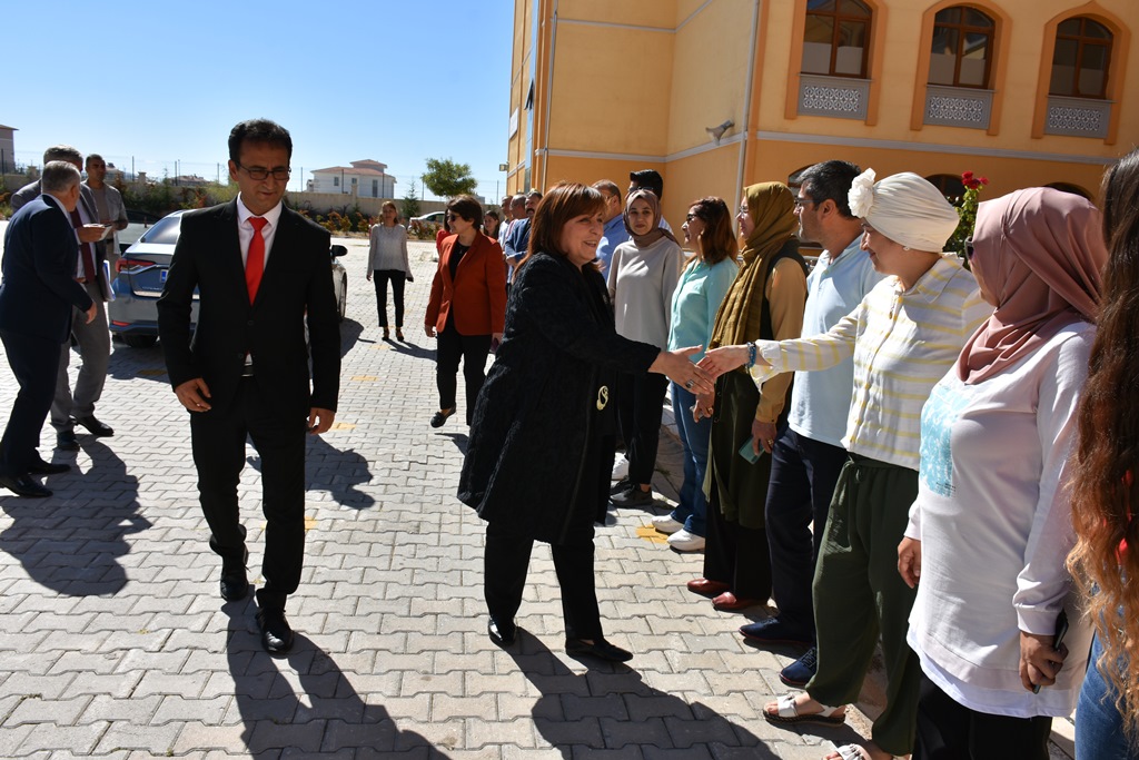 MEB Meslekî ve Teknik Eğitim Genel Müdürü Nazan Şener, Karaman’da Okulları Ziyaret Etti