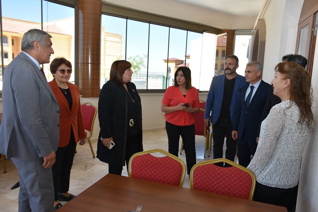 MEB Meslekî ve Teknik Eğitim Genel Müdürü Nazan Şener, Karaman’da Okulları Ziyaret Etti