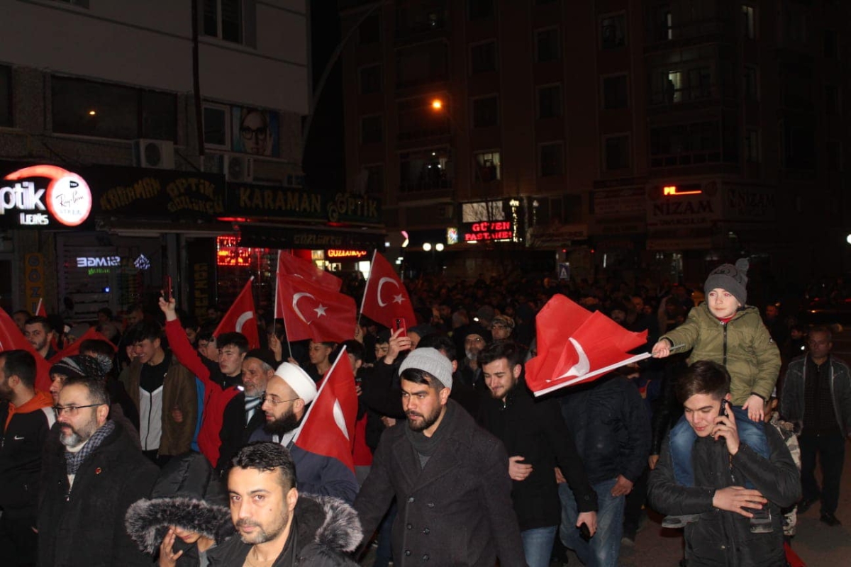 İsveç'te Kur'an-ı Kerim'in yakılması Karaman'da protesto edildi