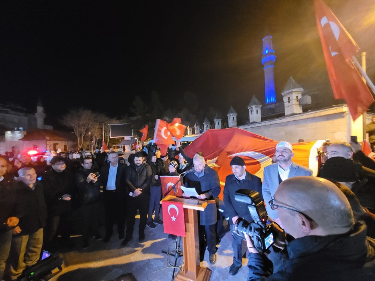 İsveç'te Kur'an-ı Kerim'in yakılması Karaman'da protesto edildi