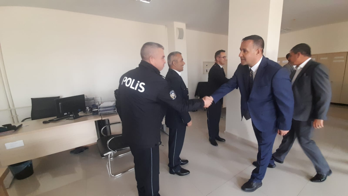 Mahmut Ünüvar kentte görevli tüm polisleri ziyaret etti