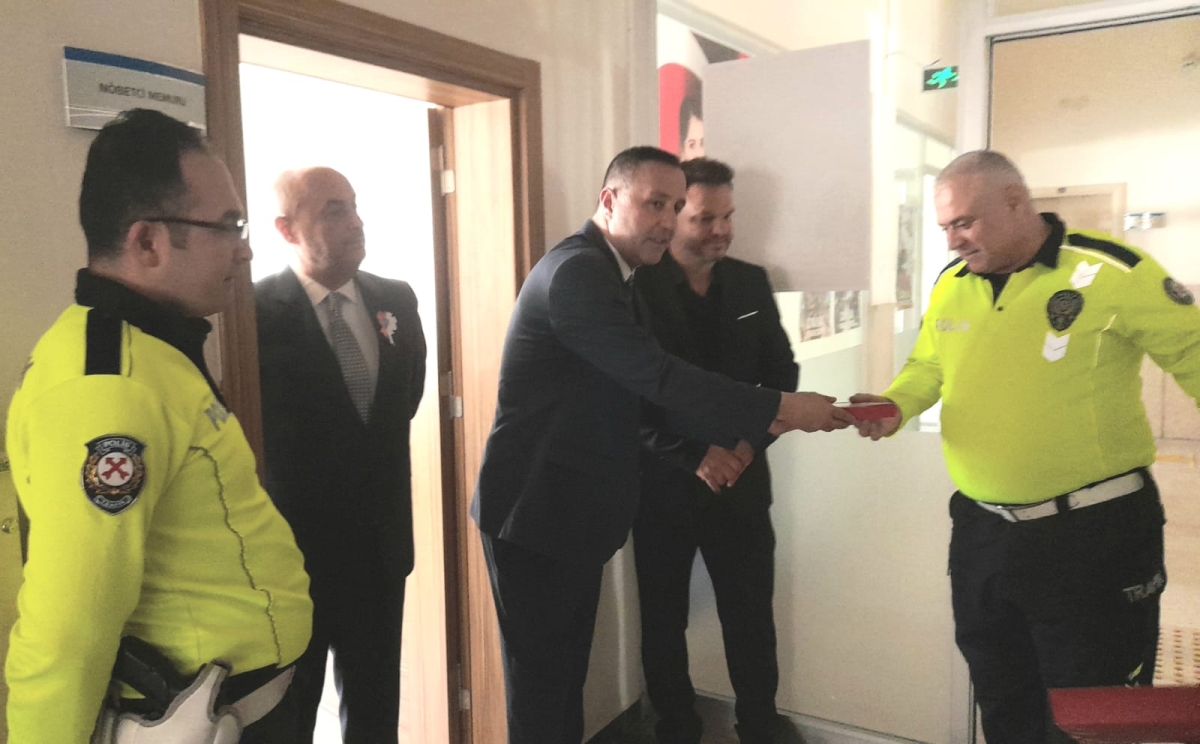Mahmut Ünüvar kentte görevli tüm polisleri ziyaret etti