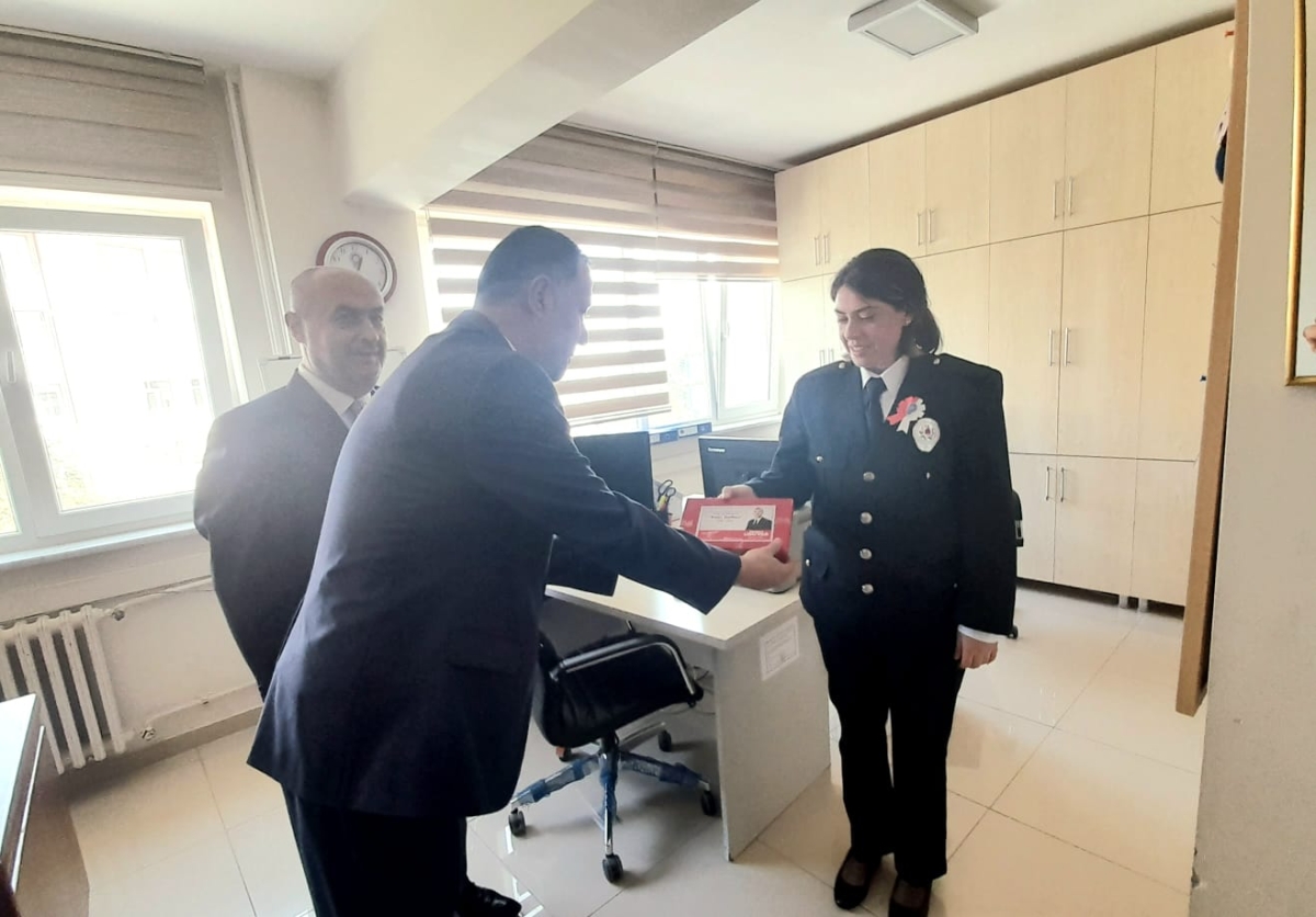 Mahmut Ünüvar kentte görevli tüm polisleri ziyaret etti