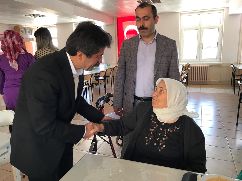 AK PARTİ’DE BAŞ DÖNDÜREN ÇALIŞMA: BAYRAMDA TAM MESAİ