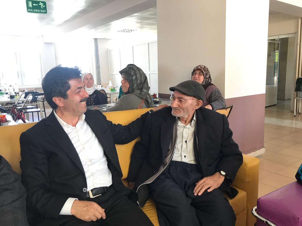 AK PARTİ’DE BAŞ DÖNDÜREN ÇALIŞMA: BAYRAMDA TAM MESAİ