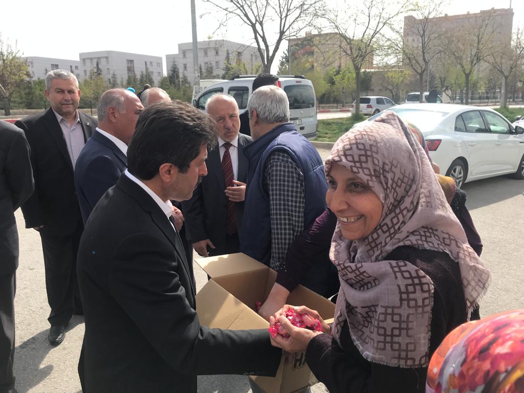 AK PARTİ’DE BAŞ DÖNDÜREN ÇALIŞMA: BAYRAMDA TAM MESAİ