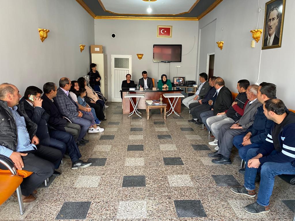 AK PARTİ’DE BAŞ DÖNDÜREN ÇALIŞMA: BAYRAMDA TAM MESAİ