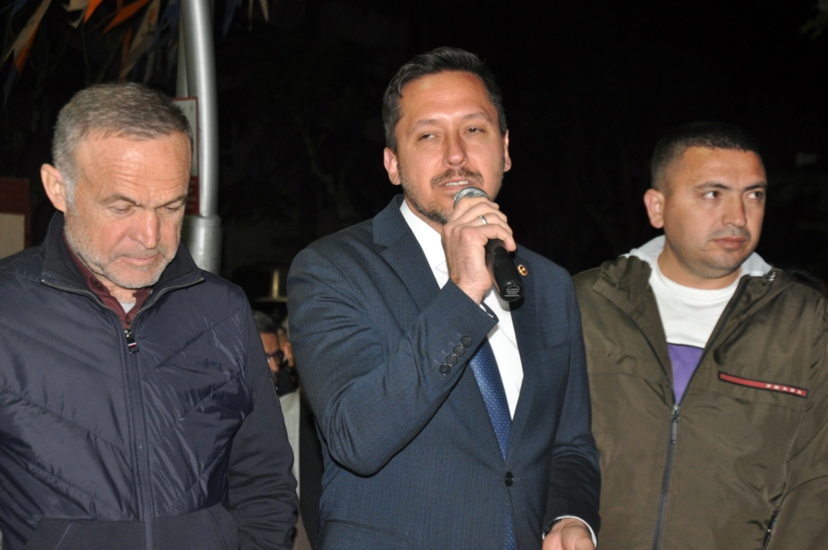 Karaman’da AK Parti seçim bürosu açıldı.