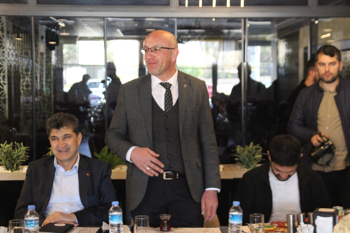 AK Parti 1 Mayıs İşçi Bayramında Basın Emekçileri ile Bir Araya Geldi