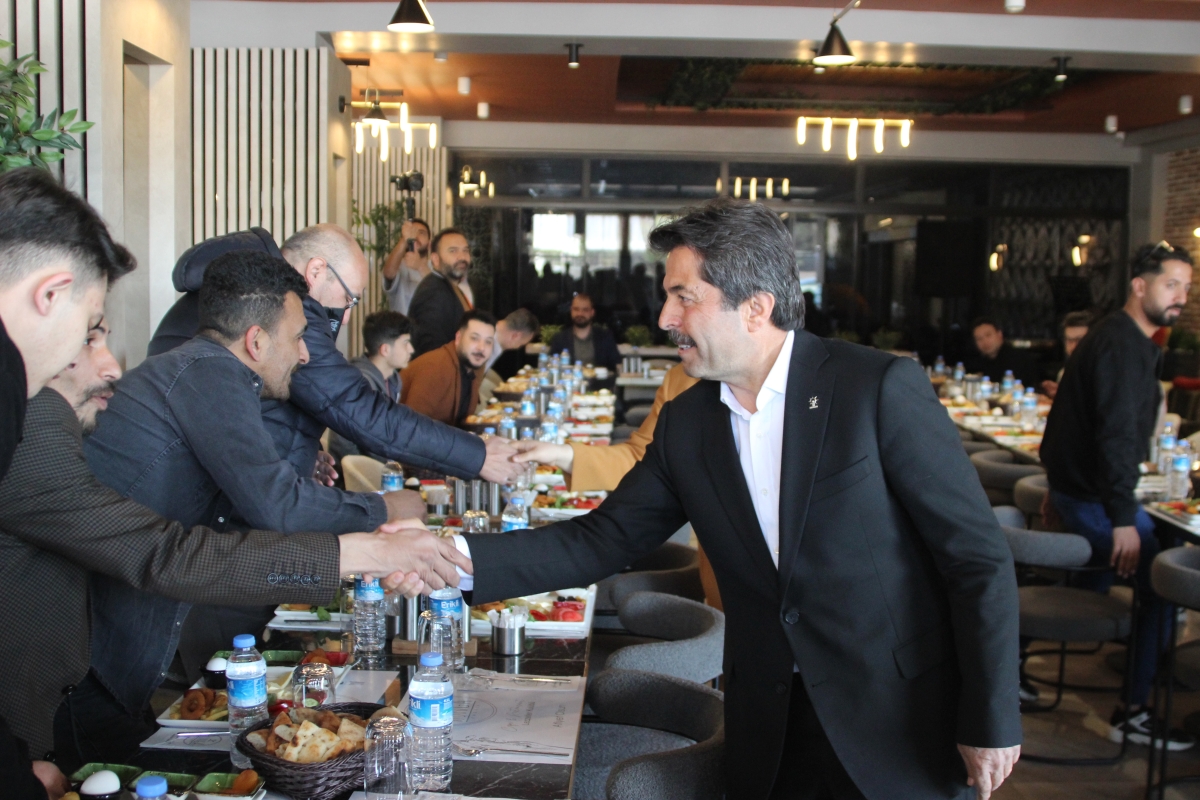 AK Parti 1 Mayıs İşçi Bayramında Basın Emekçileri ile Bir Araya Geldi