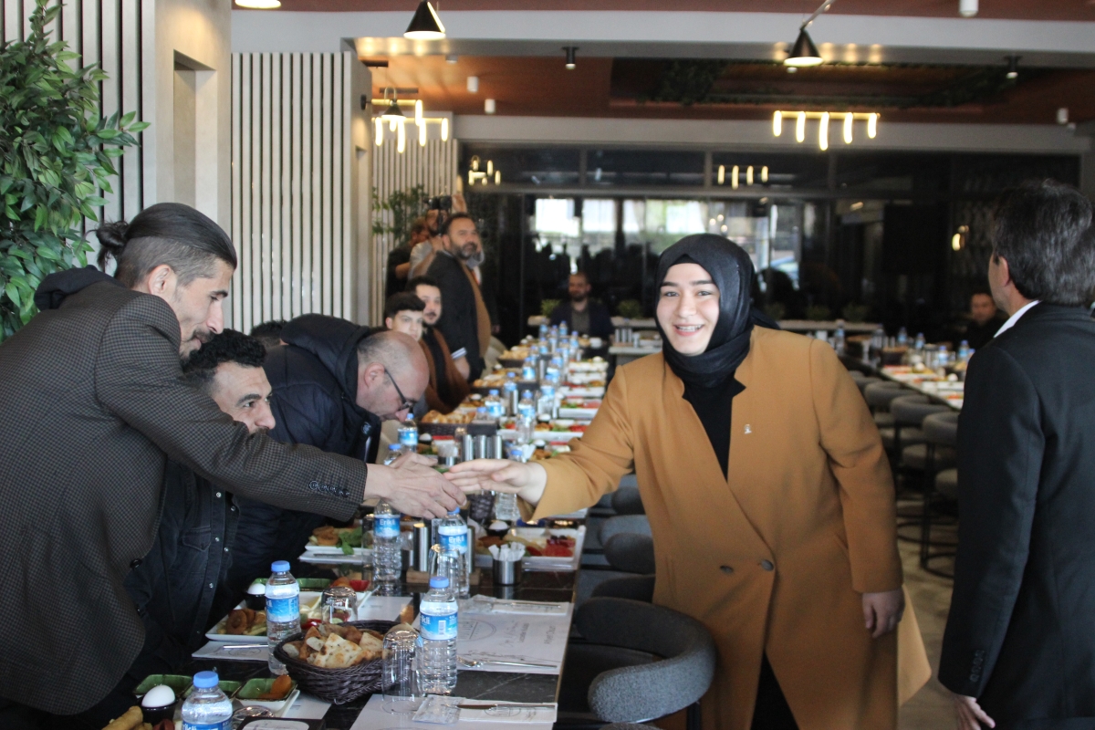 AK Parti 1 Mayıs İşçi Bayramında Basın Emekçileri ile Bir Araya Geldi