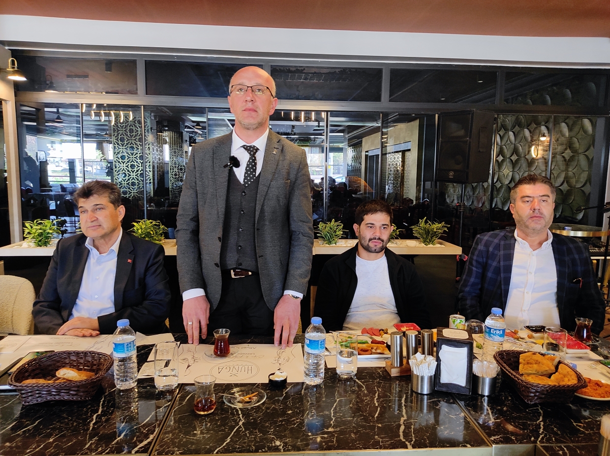 AK Parti 1 Mayıs İşçi Bayramında Basın Emekçileri ile Bir Araya Geldi