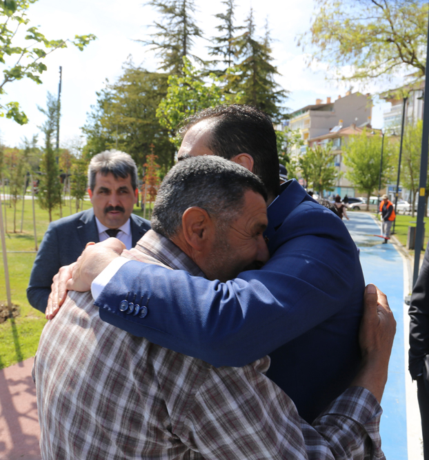 BAŞKAN KALAYCI AÇILIŞ TÖRENİNE KATILIDI ÇEVREDE BULUNAN ESNAF VE VATANDAŞLARI ZİYARET ETTİ