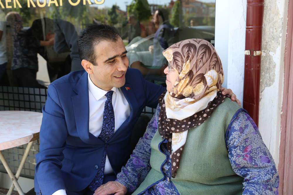 BAŞKAN KALAYCI AÇILIŞ TÖRENİNE KATILIDI ÇEVREDE BULUNAN ESNAF VE VATANDAŞLARI ZİYARET ETTİ