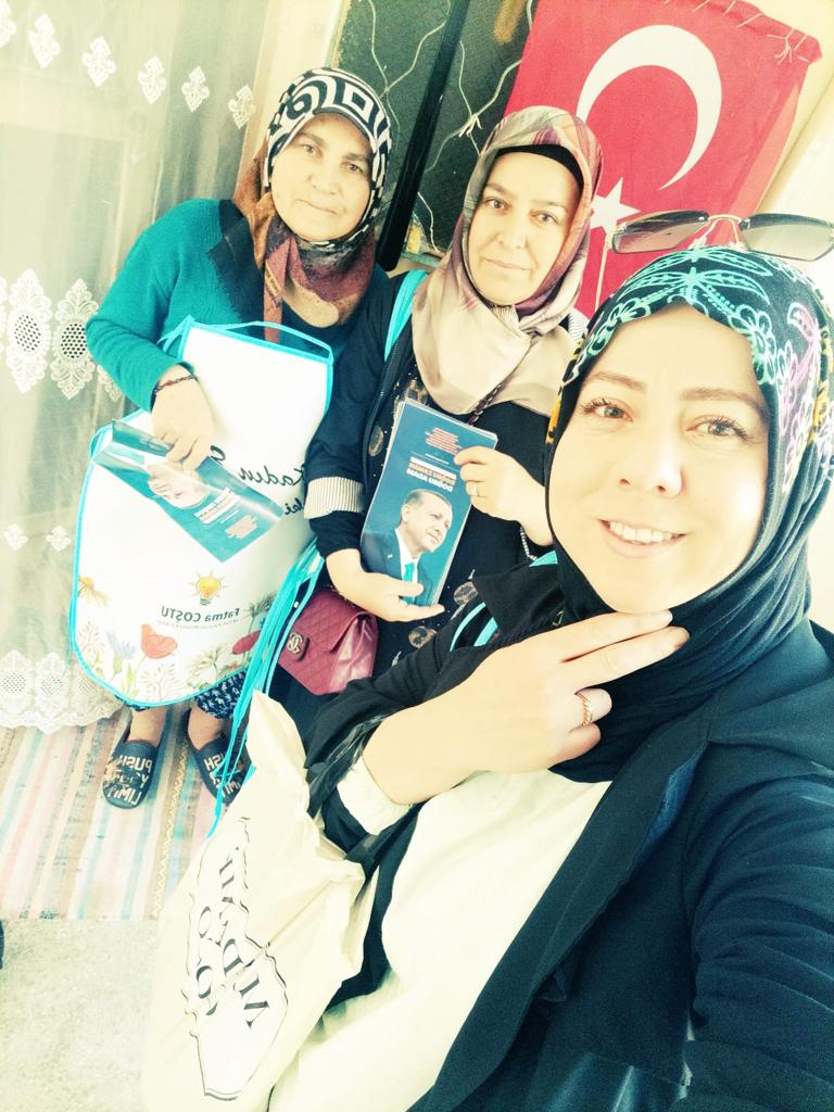 AK Parti Kadın Kolları Kapı Kapı Geziyor