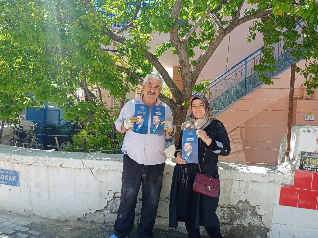 AK Parti Kadın Kolları Kapı Kapı Geziyor