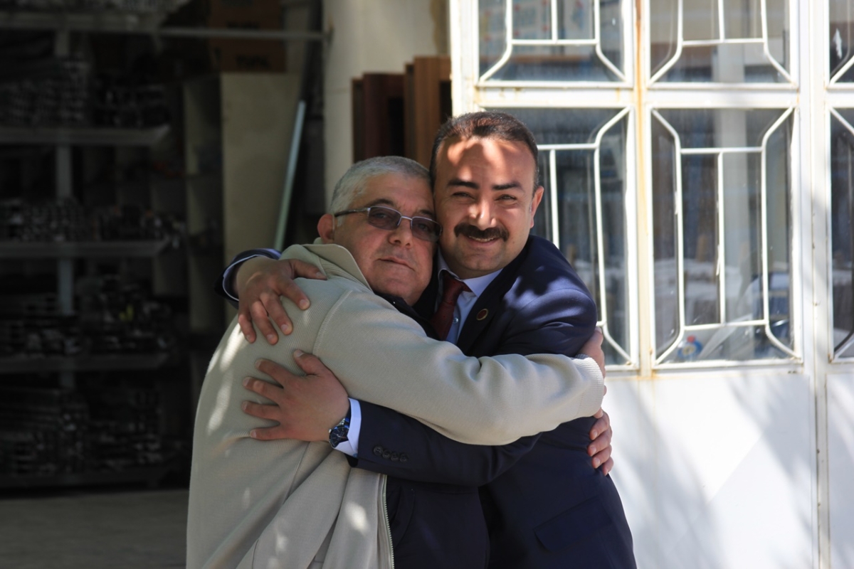 Büyük Birlik Partisi, Sanayi'den Çıkamıyor
