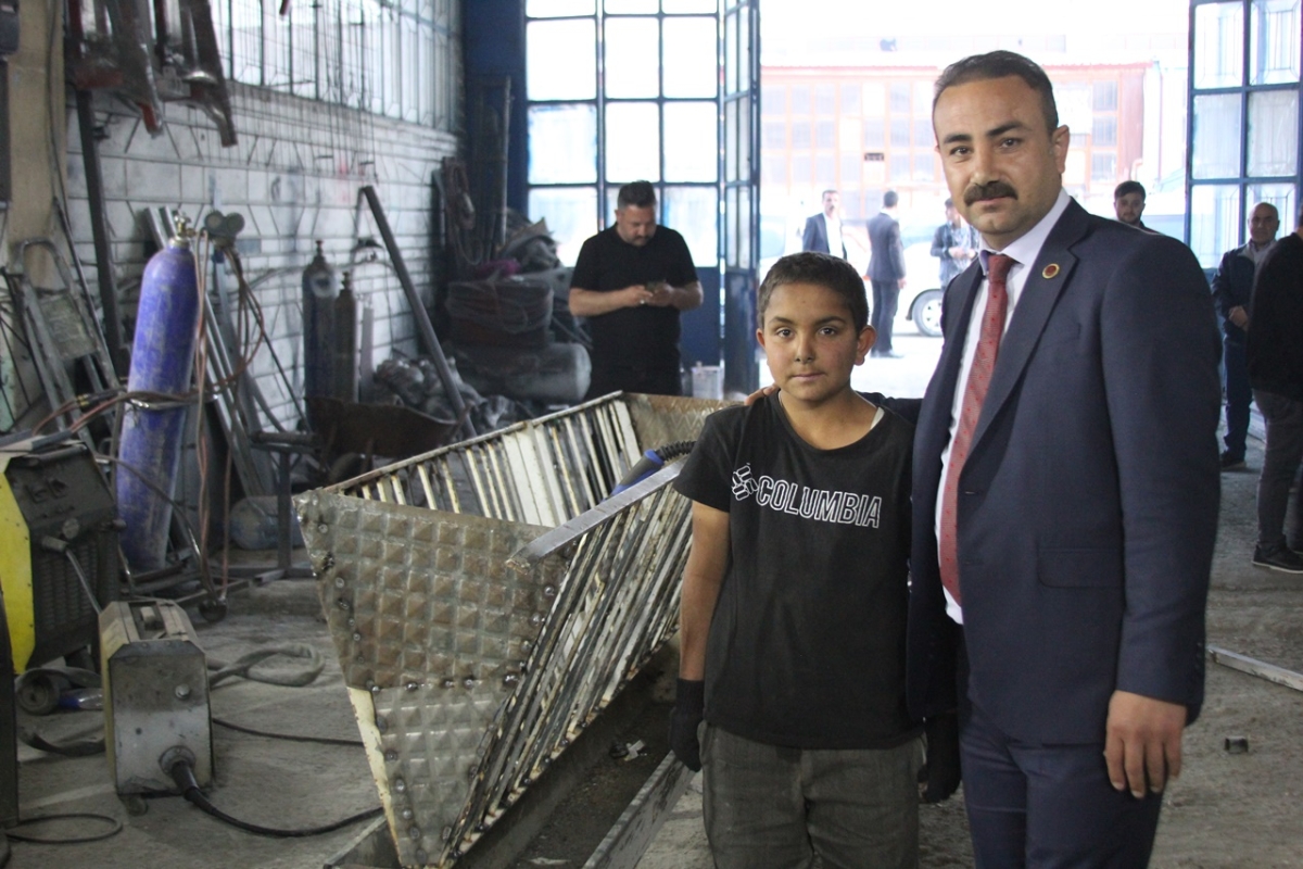 Büyük Birlik Partisi, Sanayi'den Çıkamıyor