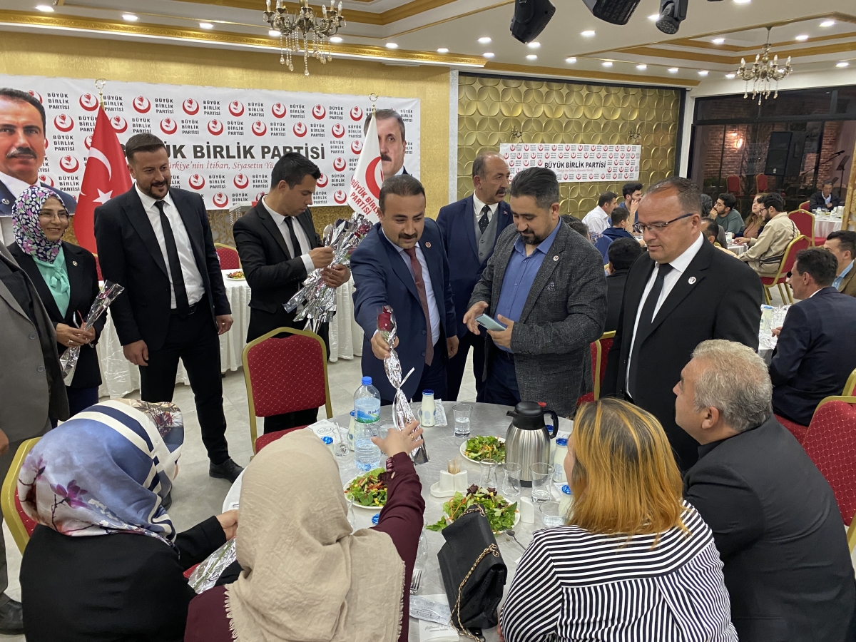 1 dakikalık vereceğimiz oy 5 senemize mâl olmasın