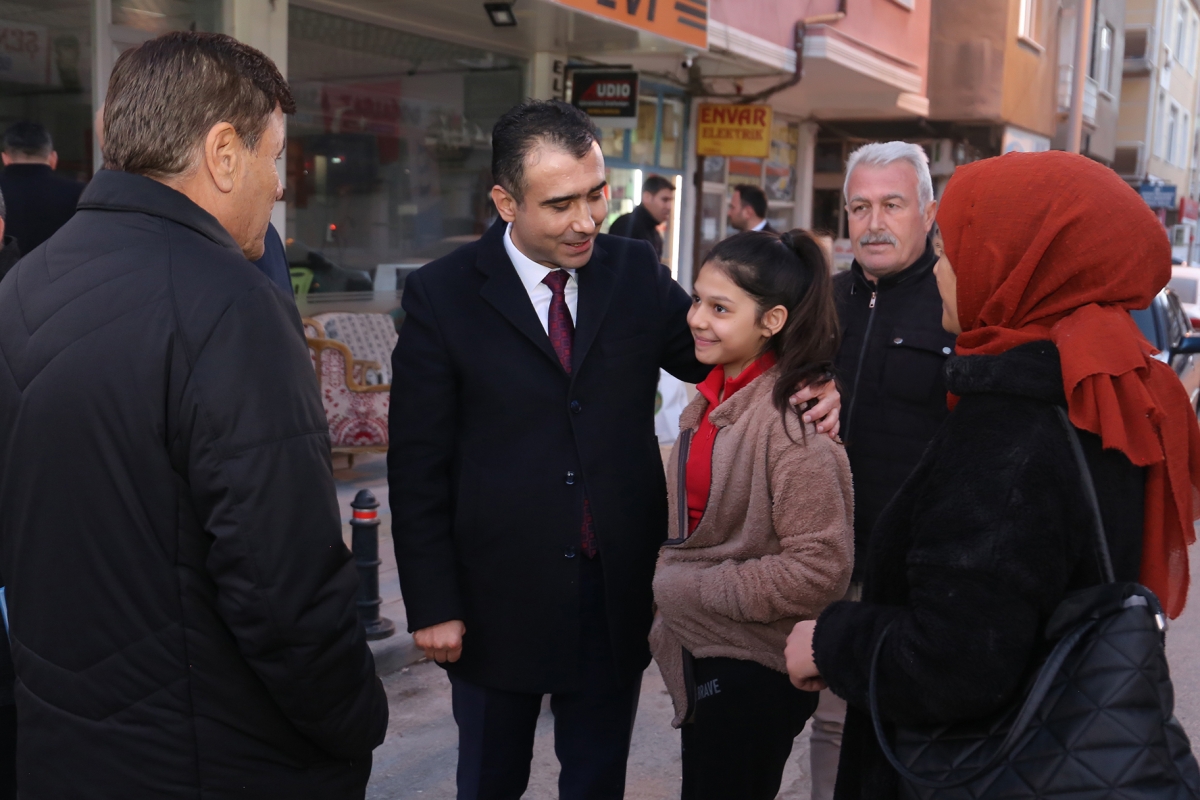 BAŞKAN KALAYCI KARAMAN’I SOKAK SOKAK GEZİYOR