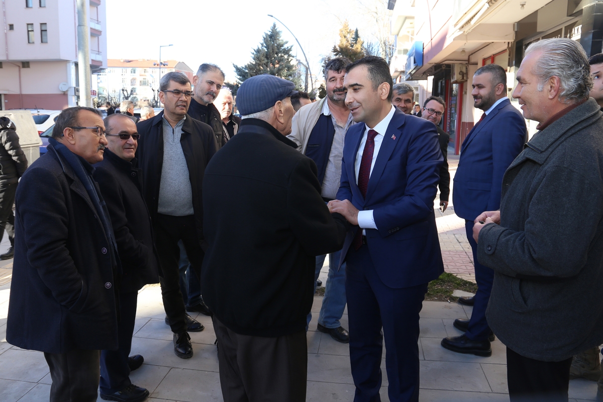 BAŞKAN KALAYCI KARAMAN’I SOKAK SOKAK GEZİYOR
