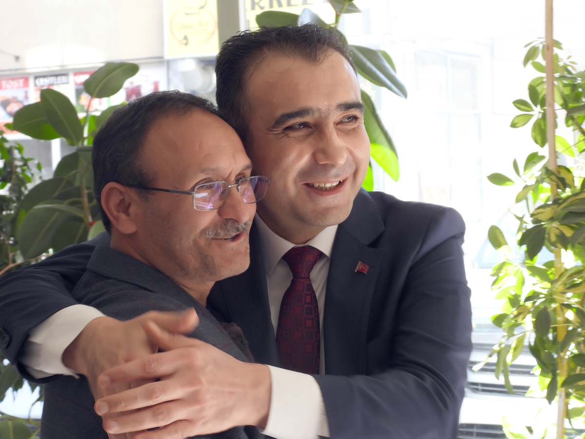 BAŞKAN KALAYCI KARAMAN’I SOKAK SOKAK GEZİYOR