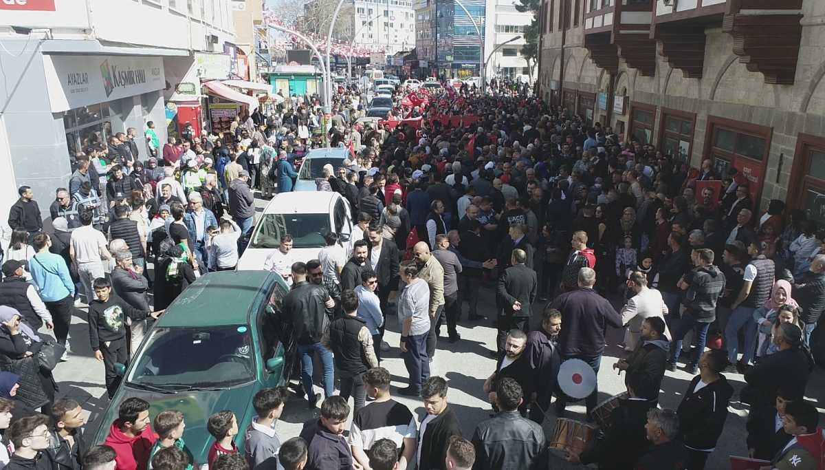 15 Bin Kişi ile Savaş Kalaycı Karamanlılarla Kucaklaşma Vakti'nde Buluştu