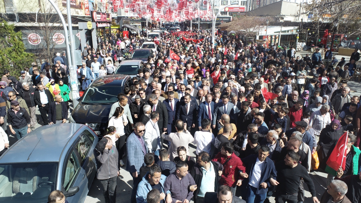 15 Bin Kişi ile Savaş Kalaycı Karamanlılarla Kucaklaşma Vakti'nde Buluştu