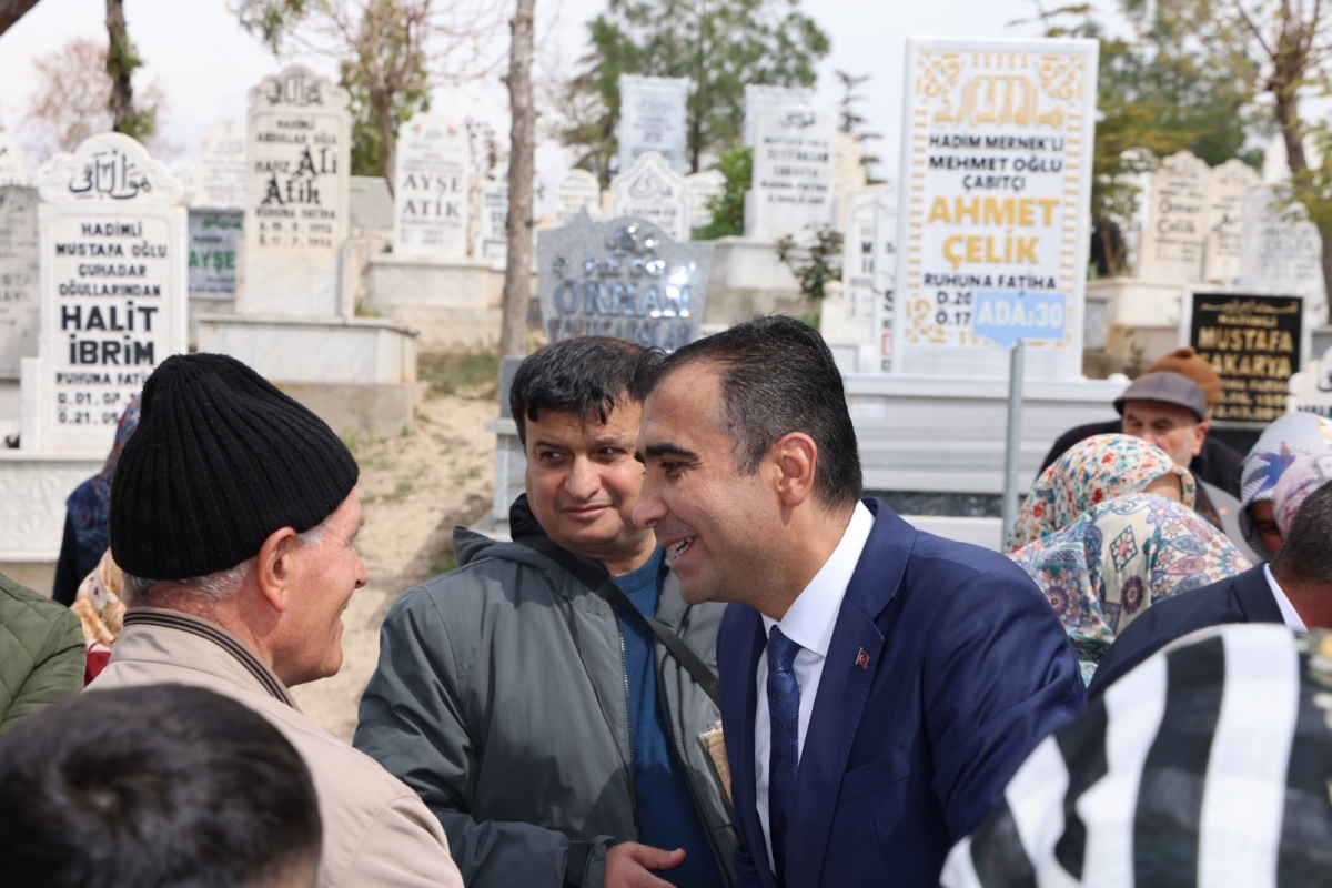 BAYRAM ARİFESİNDE ŞEHİTLİK ZİYARET EDİLDİ