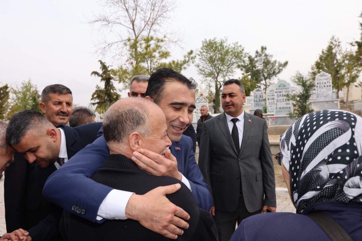 BAYRAM ARİFESİNDE ŞEHİTLİK ZİYARET EDİLDİ