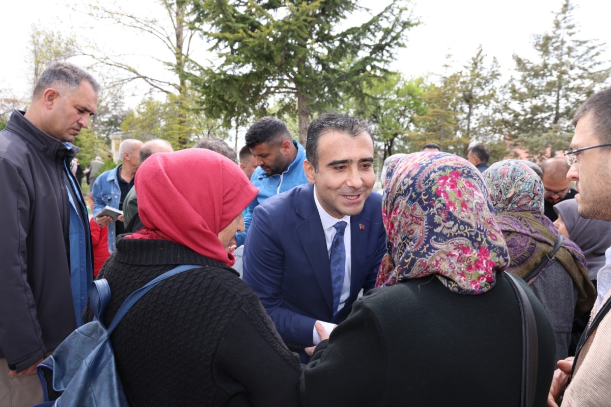 BAYRAM ARİFESİNDE ŞEHİTLİK ZİYARET EDİLDİ