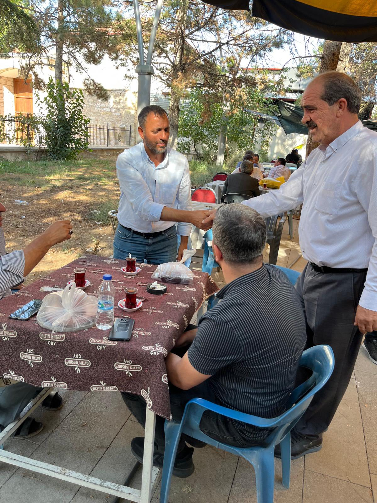 Abdullah Çelik, çiftçilerle buluştu: “Kalplerinde olduğumuzu gördük”