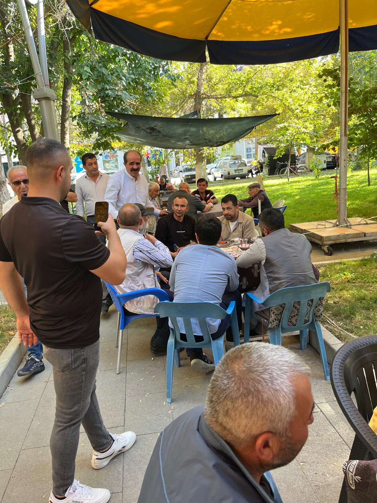 Abdullah Çelik, çiftçilerle buluştu: “Kalplerinde olduğumuzu gördük”