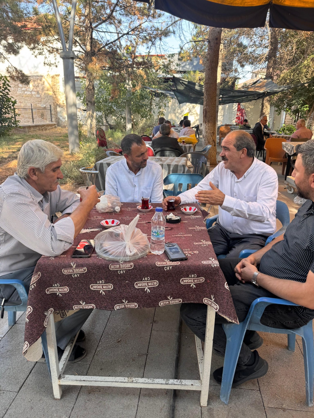 Abdullah Çelik, çiftçilerle buluştu: “Kalplerinde olduğumuzu gördük”