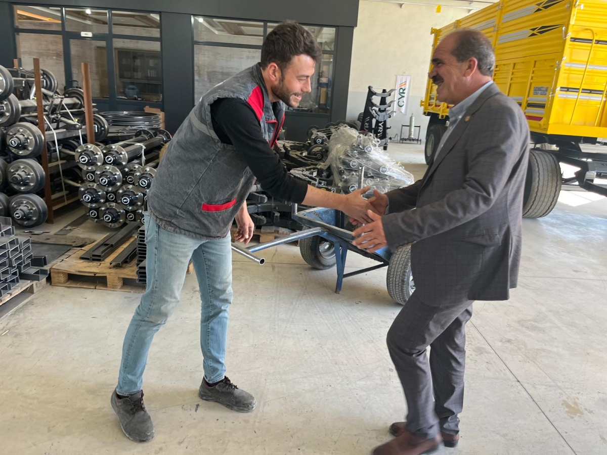 Abdullah Çelik Karapınar’da Çiftçilerle Buluştu: “Kooperatifimizi Çiftçimizin Alın Teriyle Büyüteceğiz”