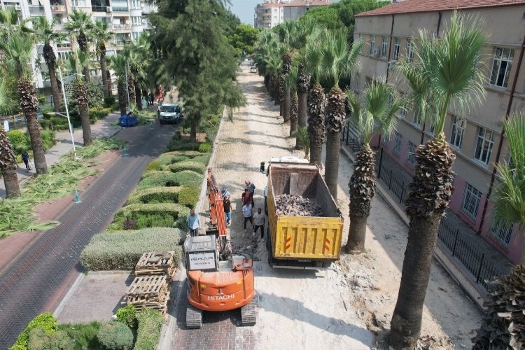 Manisa Şehzadeler'de Atatürk Bulvarı'nda değişim başladı