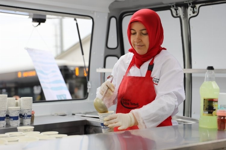 Bandırma'da Sıcacık Bir Jest: İç Isıtan İkram