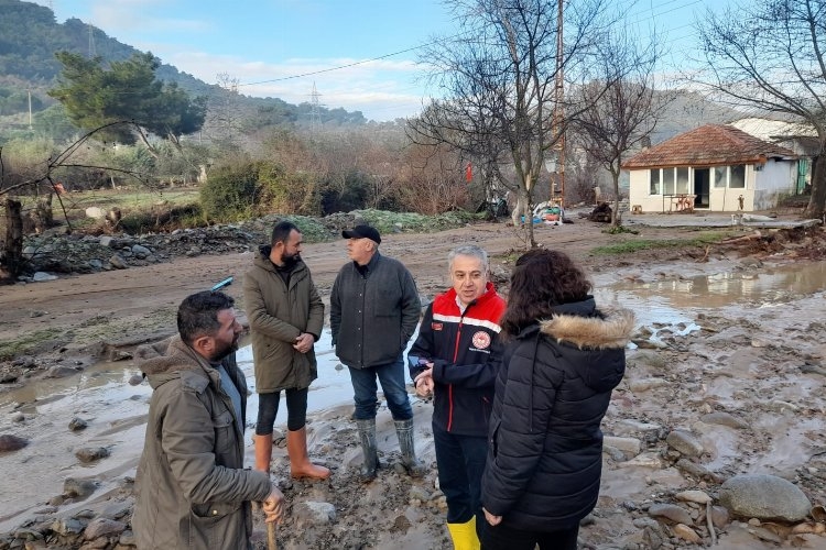 Bergama'da sel... Tarımsal zarar tespiti sürüyor