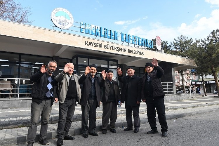 Kayseri Büyükşehir'den 'Emekliler Kafeteryası'