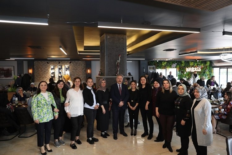 Kayseri Melikgazi'den kadın personele özel tebrik