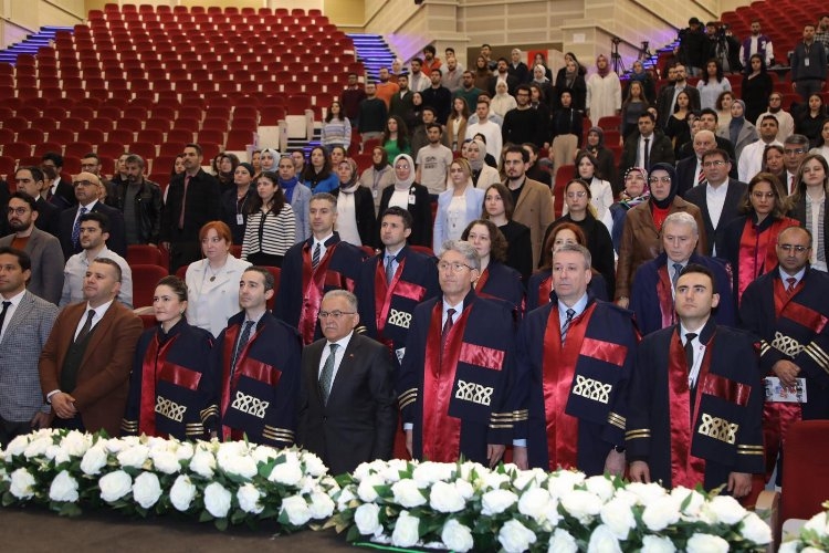 Erciyes Üniversitesi'de Tıp Bayramı töreni