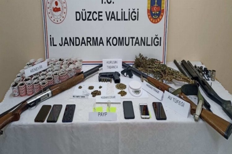 Düzce Jandarması'ndan uyuşturucuya 18 gözaltı