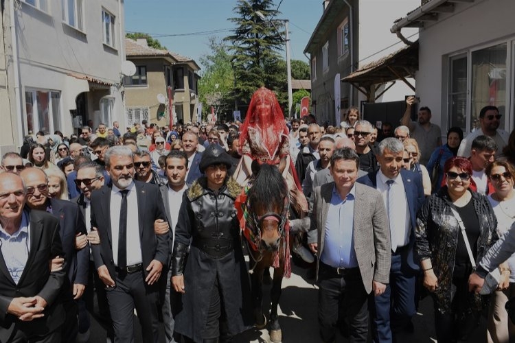 Bursa Osmangazi'de köy düğünü coşkusu... Bin yıllık gelenek yaşatıldı