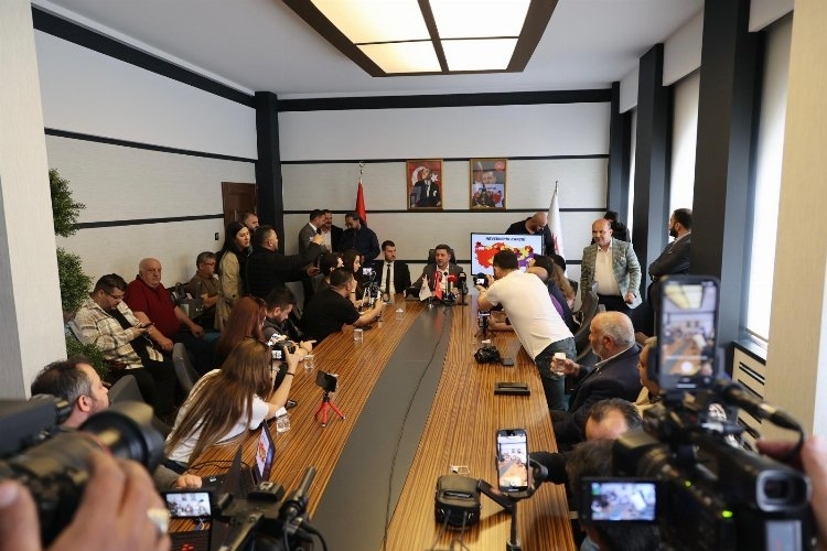 Belediye Başkanı Rasim Arı'dan Dikkat Çeken Açıklamalar