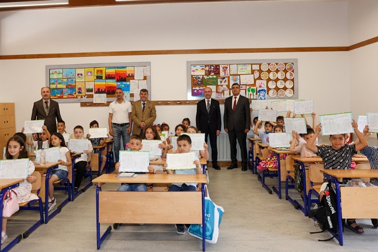 Konya Selçuklu protokolü karne sevincine ortak oldular