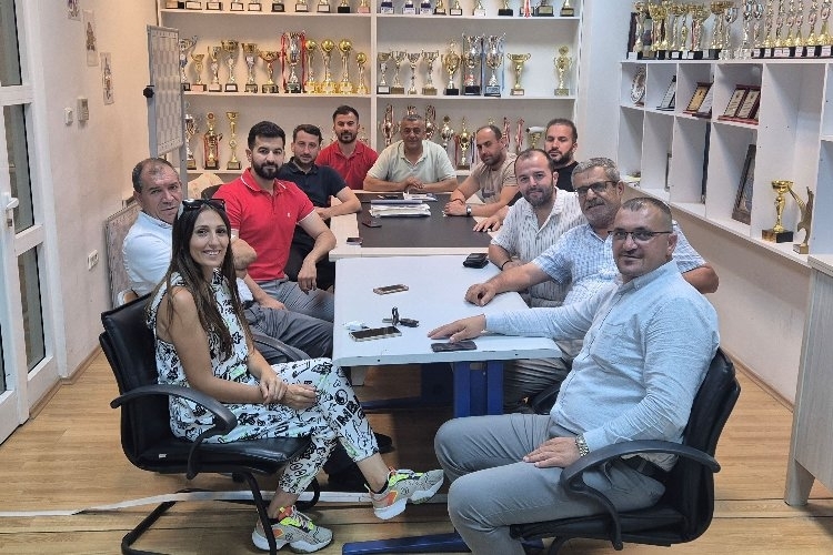 Gemlik Belediyespor'da Yeni Görev Dağılımı Açıklandı