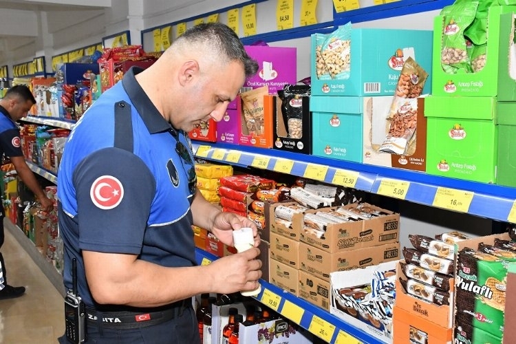 Büyükşehir Belediyesi'nden Marketlere Sıkı Denetim
